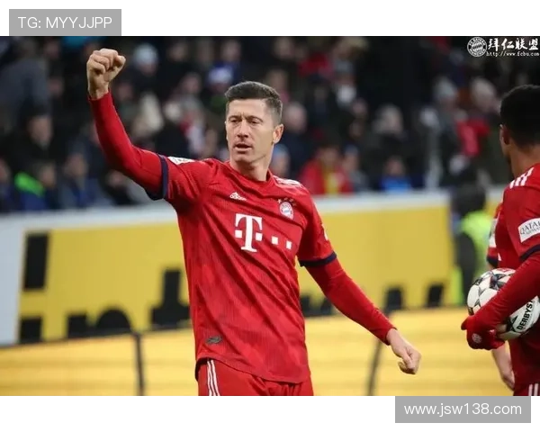 [德甲]拜仁三球完胜十人“霍村”.